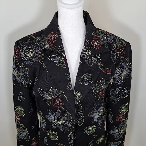 Chadwick's Women's Black Colorful Floral Embroidered Professional Blazer Size 10 - Picture 2 of 8